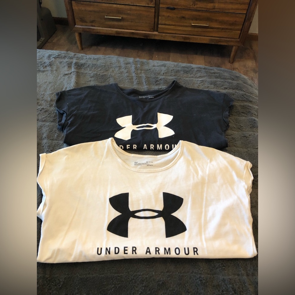 UA women’s tee lot Size small